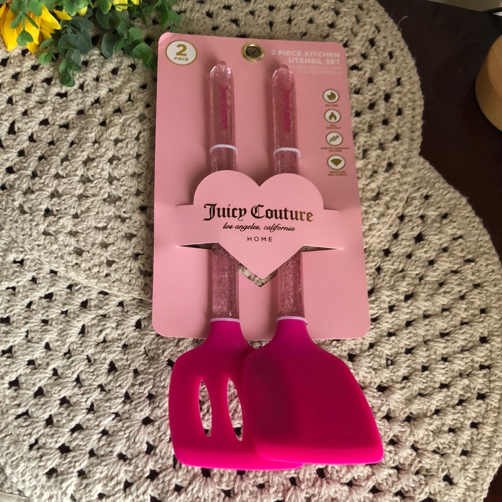 Juicy Couture Hot Pink 2-Piece Glitter Handle Kitchen Utensil Set